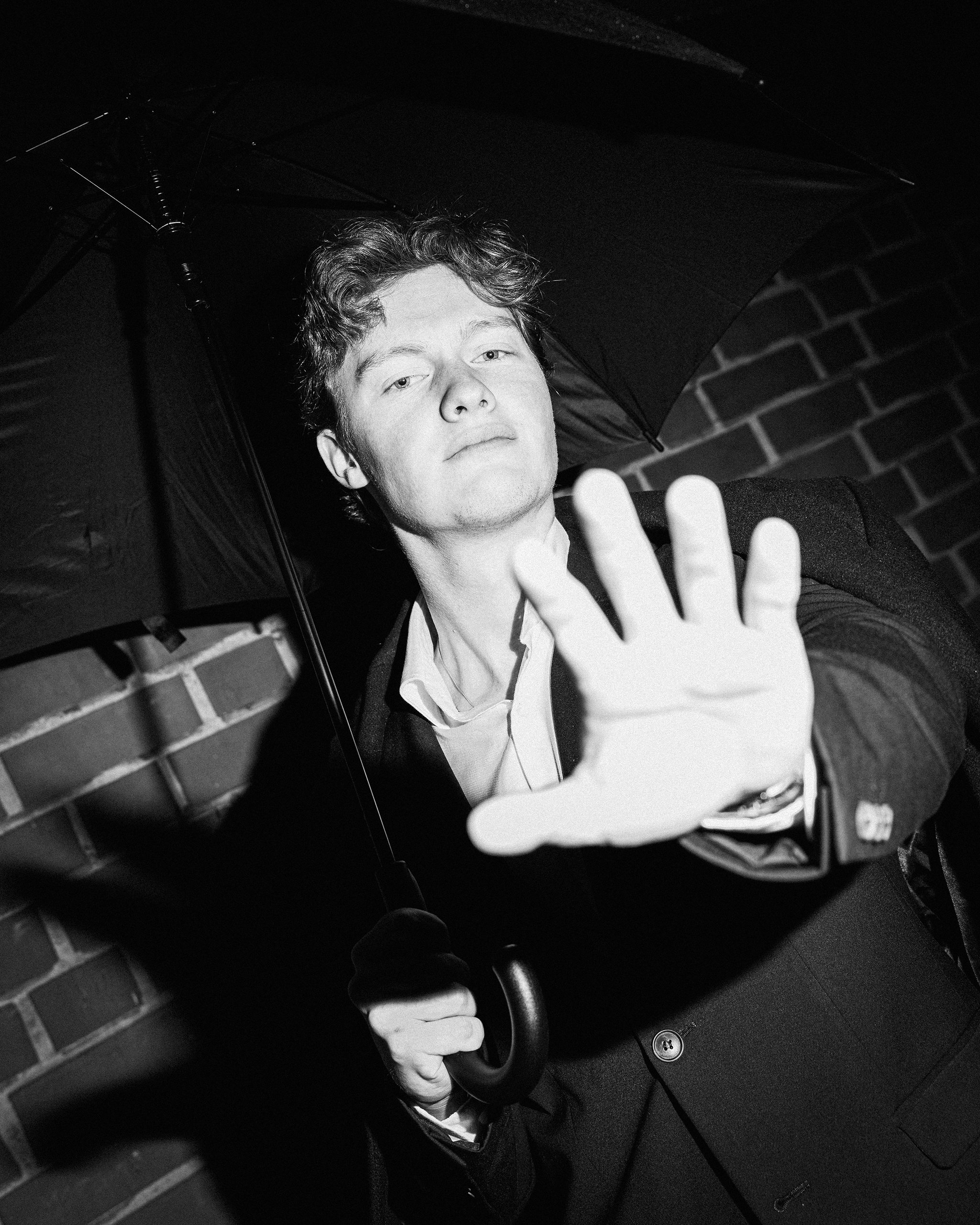 No Photos Pls — frame 11